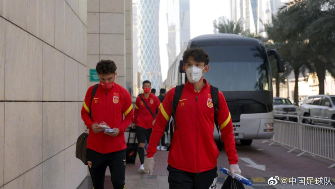 新澳门跟香港2025精准正版免费,全面释义、专家解析解释与落实与警惕虚假宣传