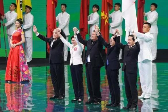 2025今晚必中必开一肖与新澳门2025最精准免费，详细解答、解释与落实